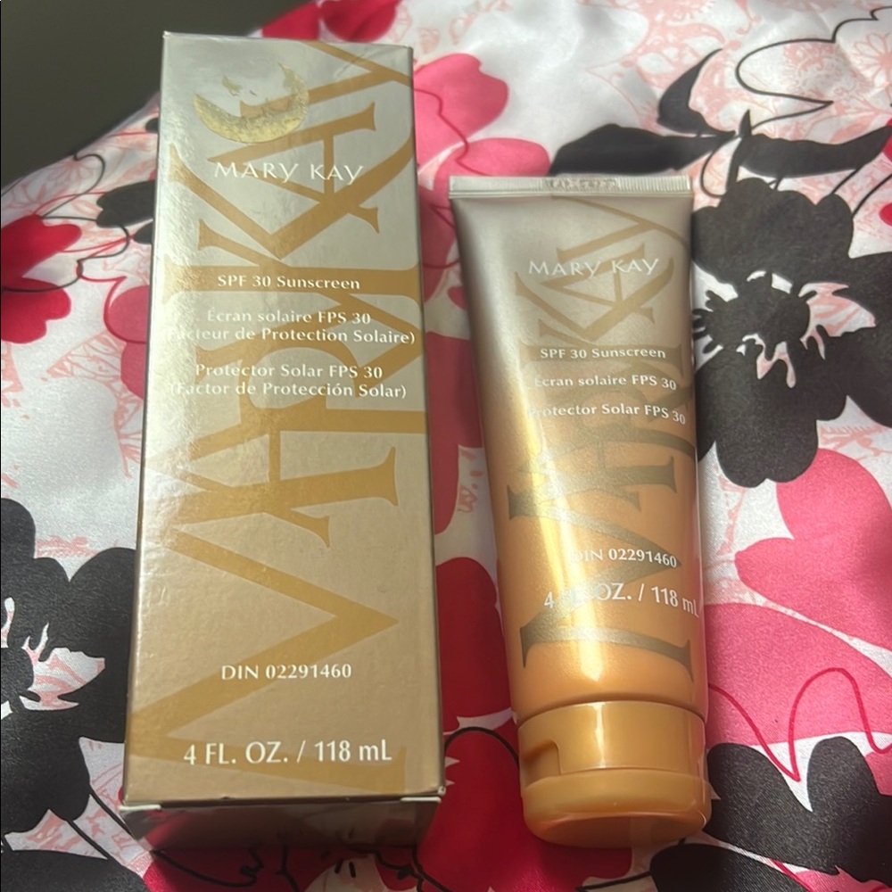 Mary Kay SPF 30 Sunscreen in Gold and White